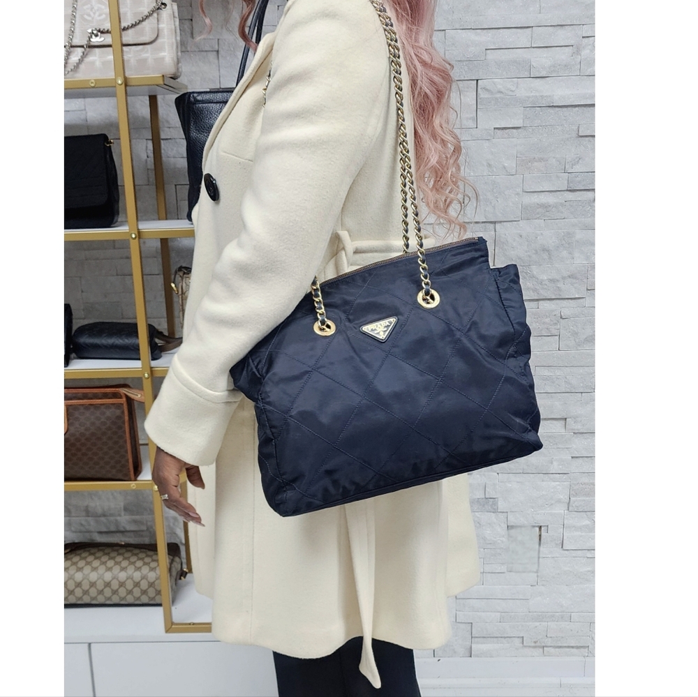 Auth Navy Bleu  Quilted Shoulder Bag with Gold Hardware - Picture 3 of 14
